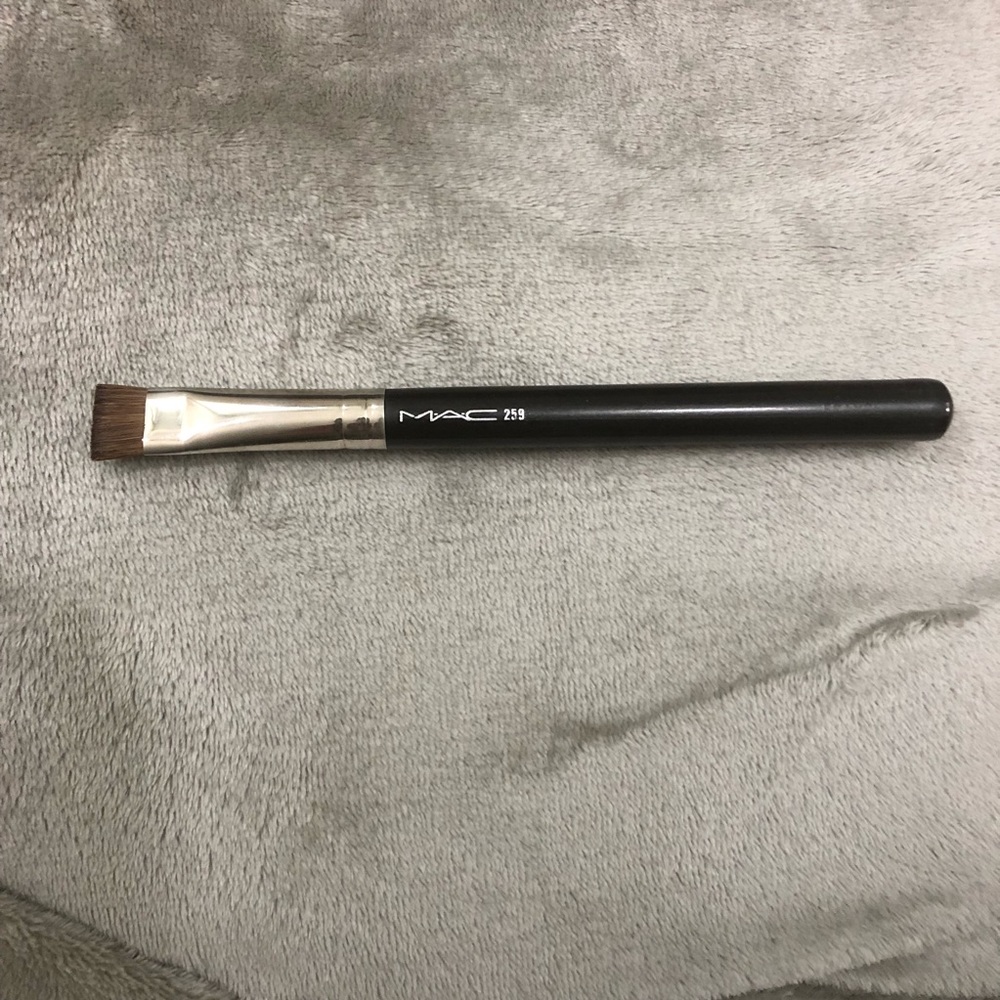 🚫 SOLD 🚫 MAC 259 Large Square Shader Brush